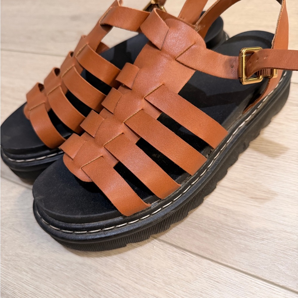 Women's brown and black platform sandal